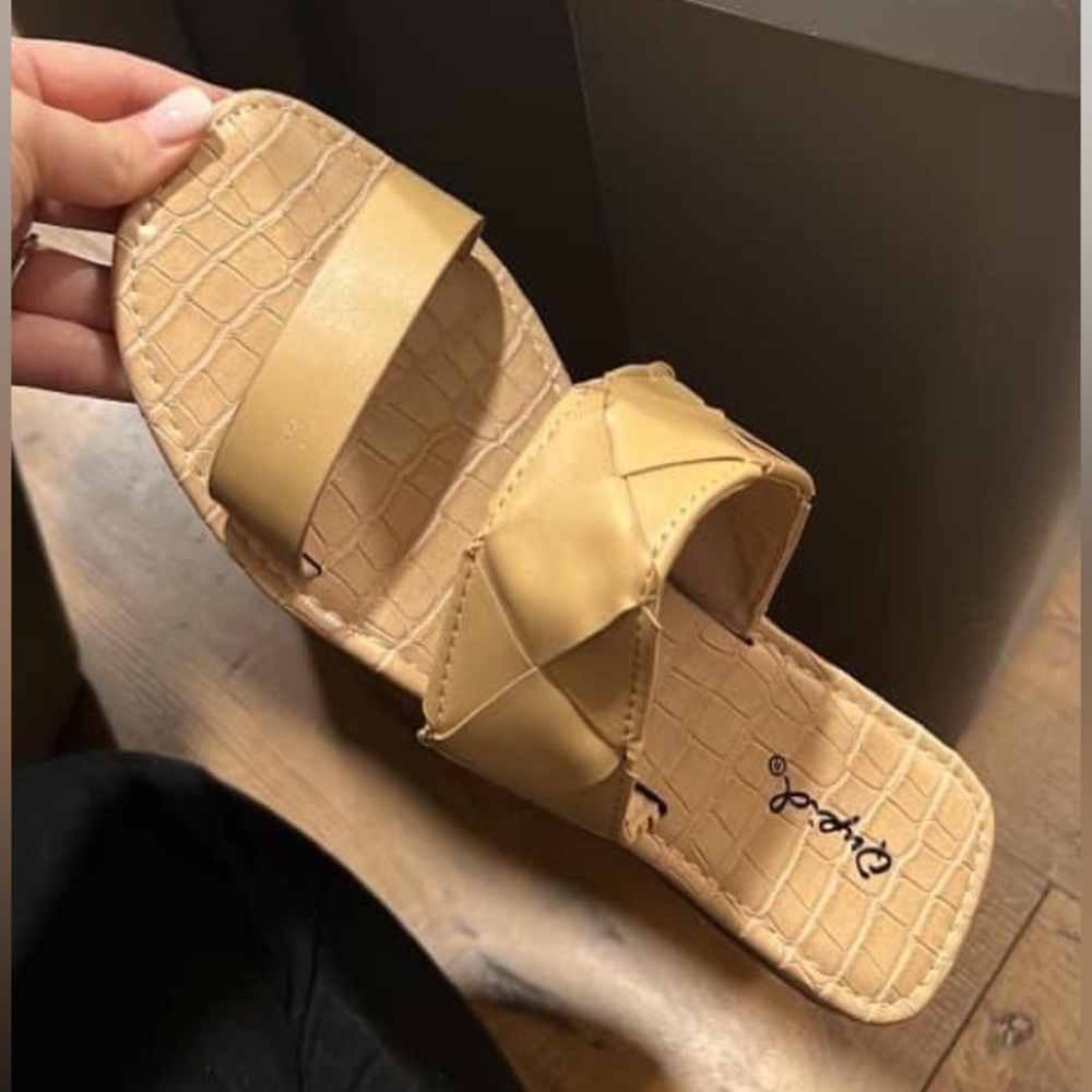 Womens sandals